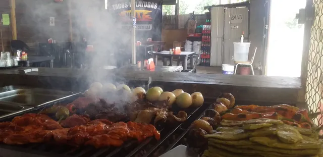 TACOS Y TLAYUDAS NELLY