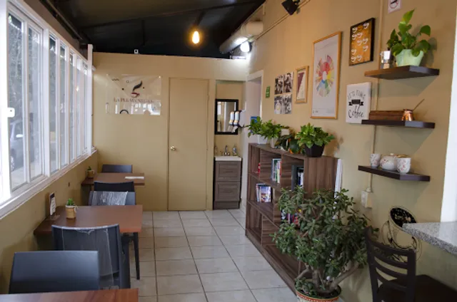 La Pluma Negra Café