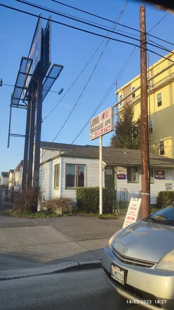 Lomi Massage & Spa