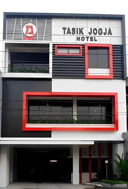 Tasik Jogja Hotel by Doorkost