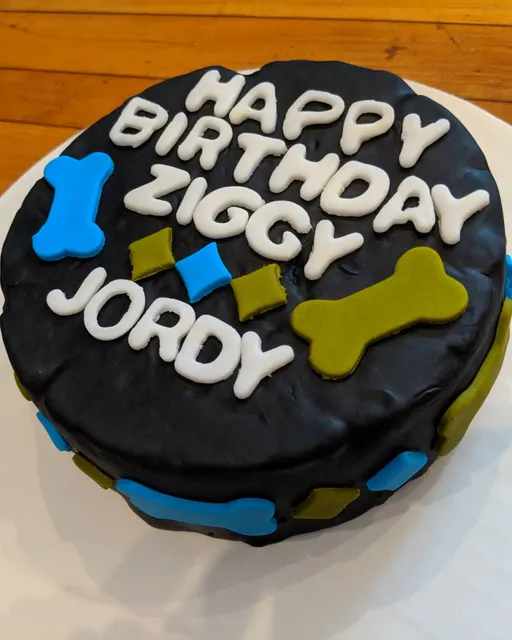 Bow Wow Meow Purrfessional Petcare