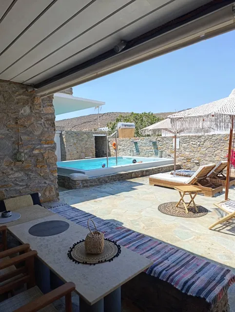 Stone apartments Kythnos