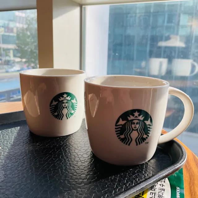 Starbucks Sadang Station