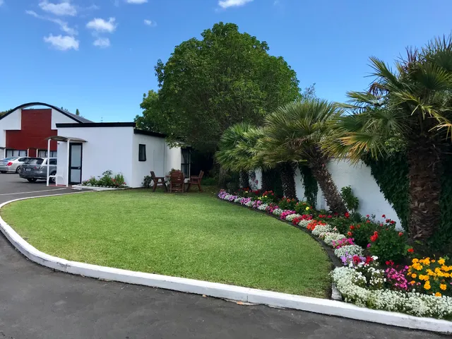 Cascades Motor Lodge