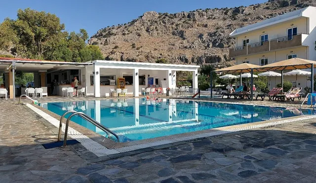 Amphitriti Hotel & Studios