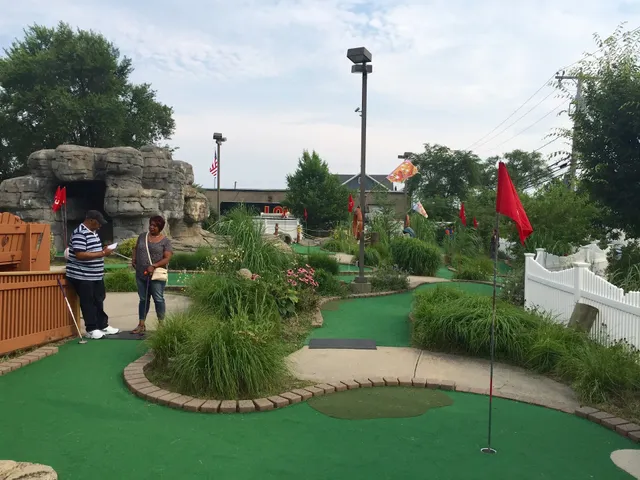 Crow's Nest Cove Mini Golf