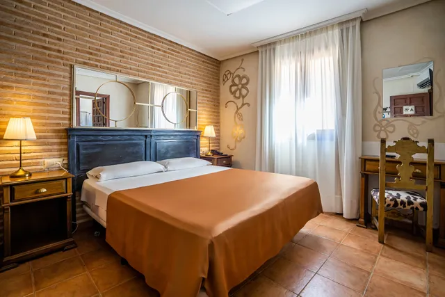 Hostal YIT Puerta Bisagra