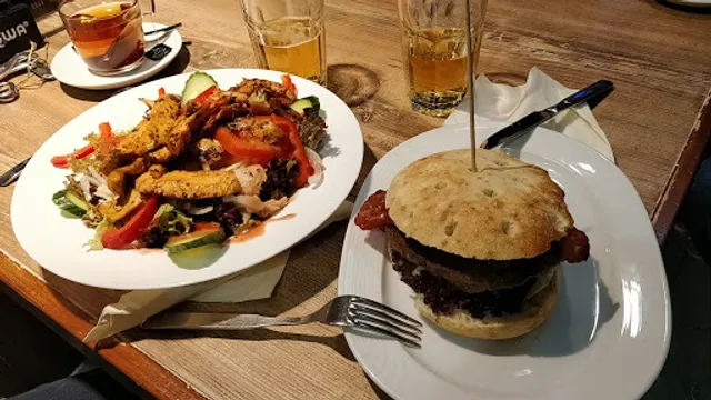 Yanar Grill No.1 of Burger im Edeka Südstadt