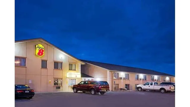 Super 8 by Wyndham Marshall MN