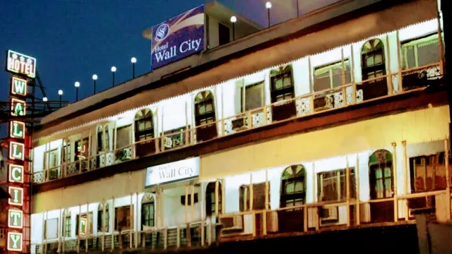 Hotel Wall City