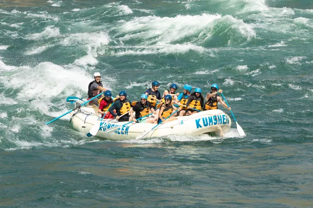 Kumsheen Rafting Resort