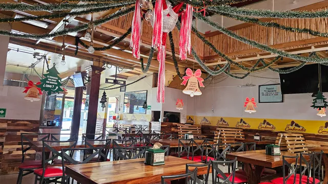 Taquería Los Combinados