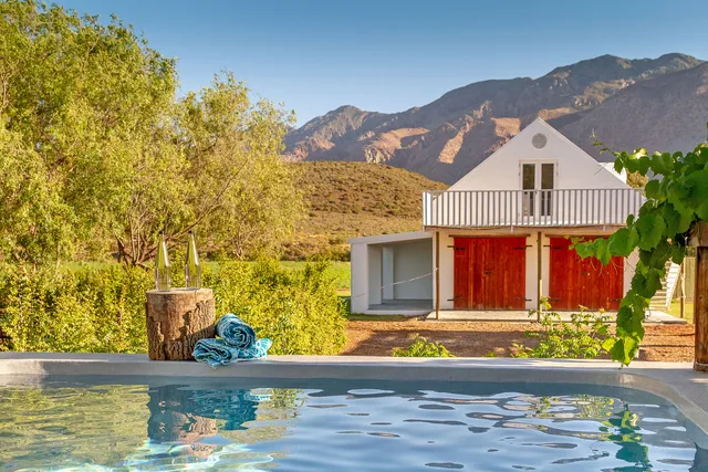 The Barn on 62 - Cottages