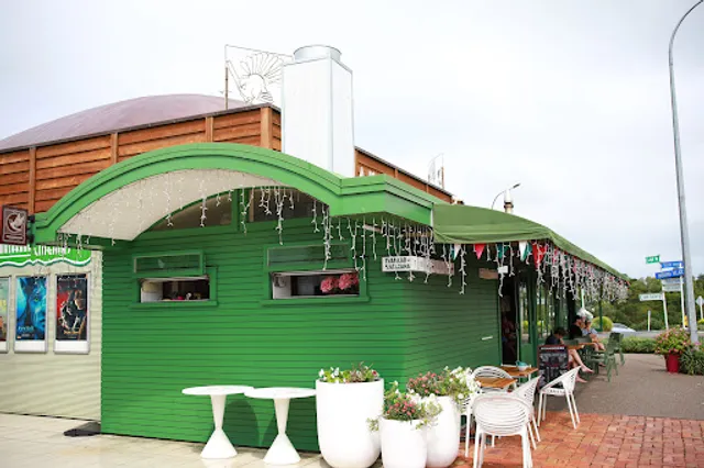Tramcar Diner Matakana
