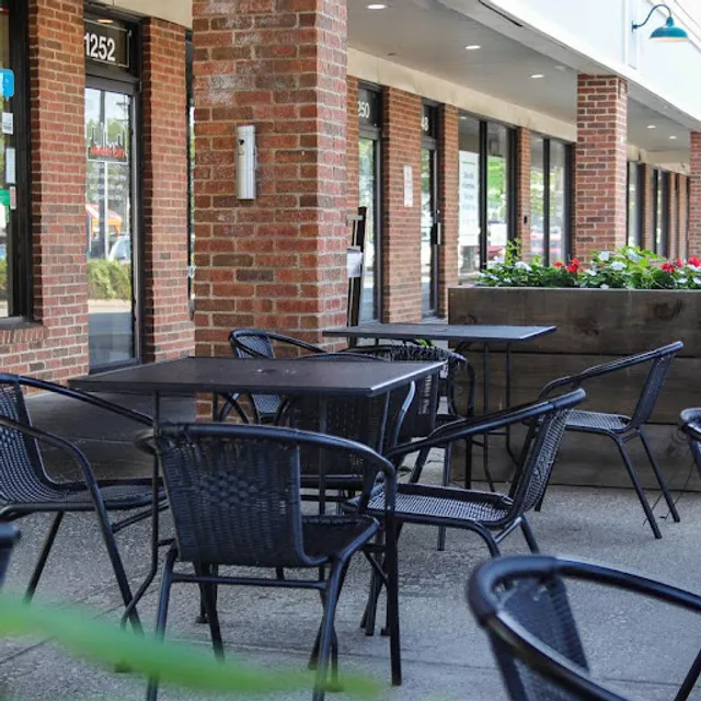 Hangry City Grille and Spirits