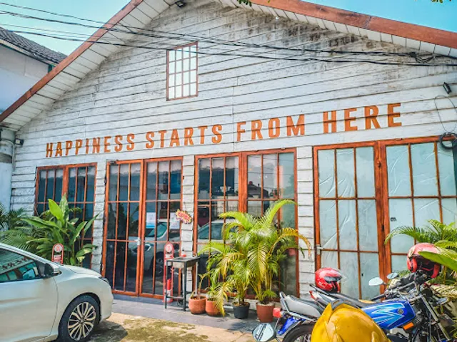Happiness Kitchen & Coffee Pamulang