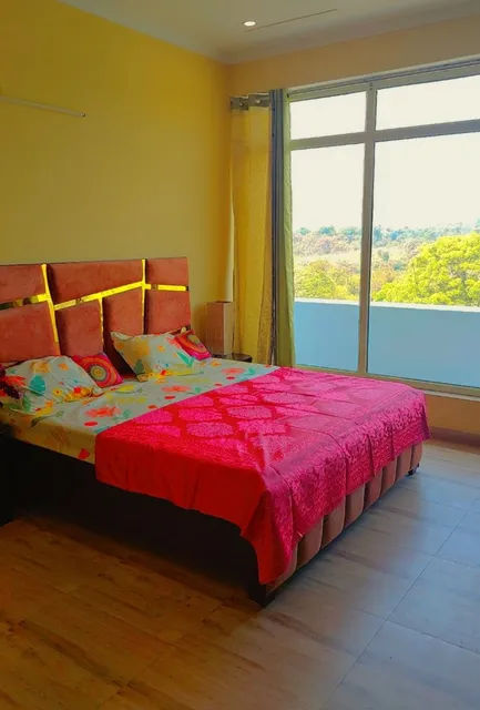 "Serene Green View Malsi Homestay"