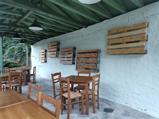 Dovena Family Tavern