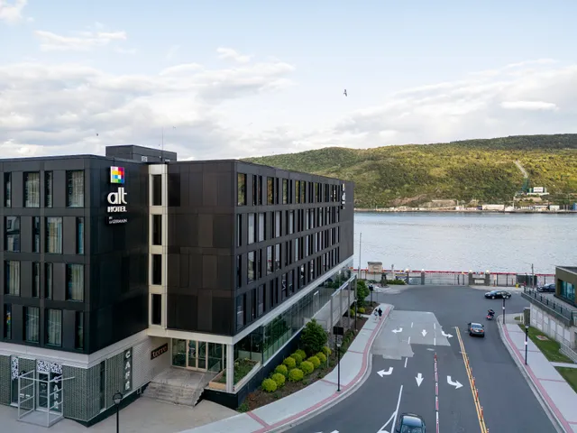 Alt Hotel St. John's