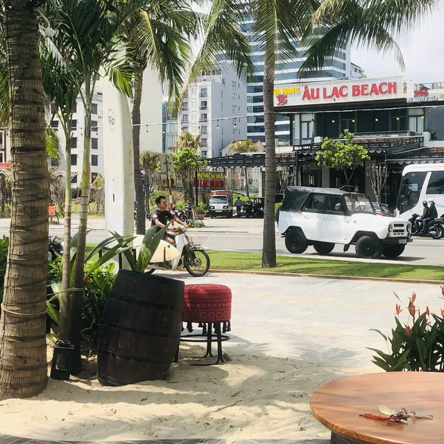 Sugardaddy Surf bar Da Nang