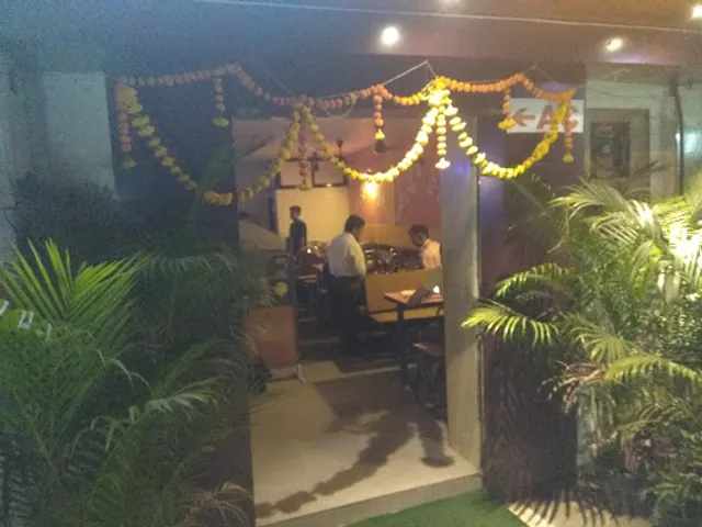 Janta Restaurant & Bar
