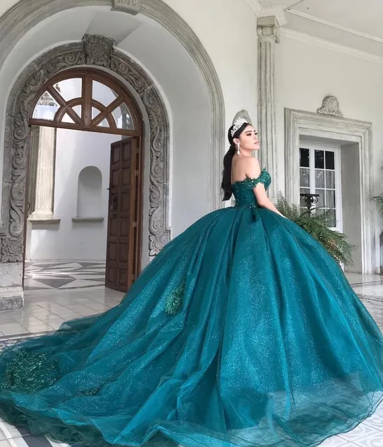 Veronica's Fashion Quinceañeras