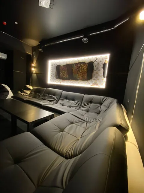 Friends Hall "ХАРИЗМА"