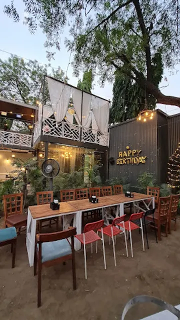 The Common Ground - Sports Cafe & Restro