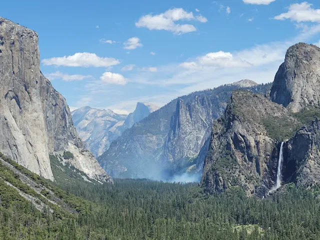 Tunnel View