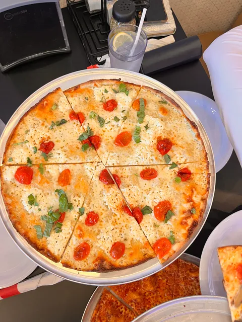 Riko’s Pizza of Naples