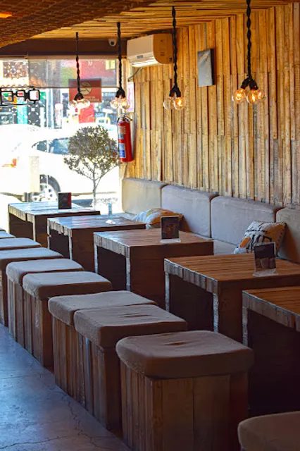 Lola Sabor y Café Bistro