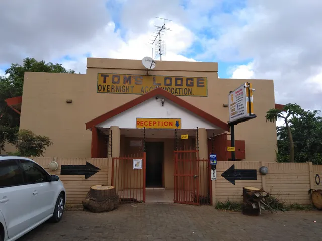 Tom's Lodge