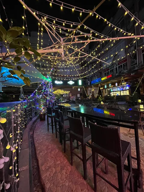 Friends Bar and Club