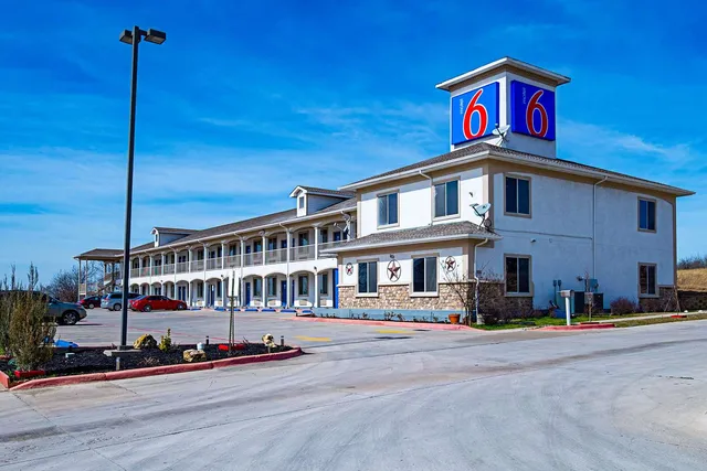 Motel 6 Rhome
