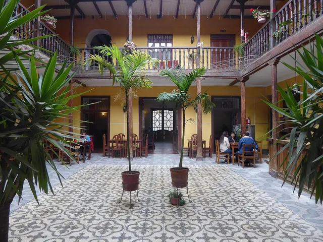 Hostal Revash y Casona Del Rosario