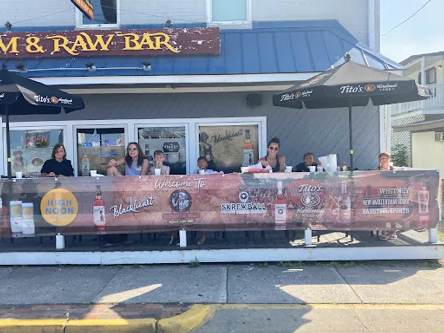 Barnacle Bill's Rum & Raw Bar