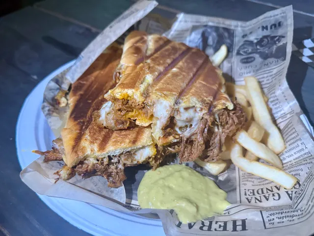 La Cubana Latin Cuisine