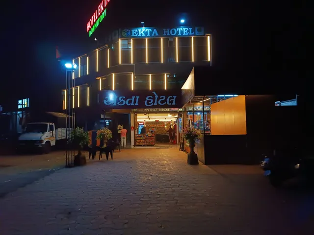 Hotel Ekta & Dormitory
