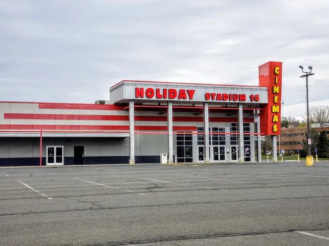 Holiday Cinemas Stadium 14