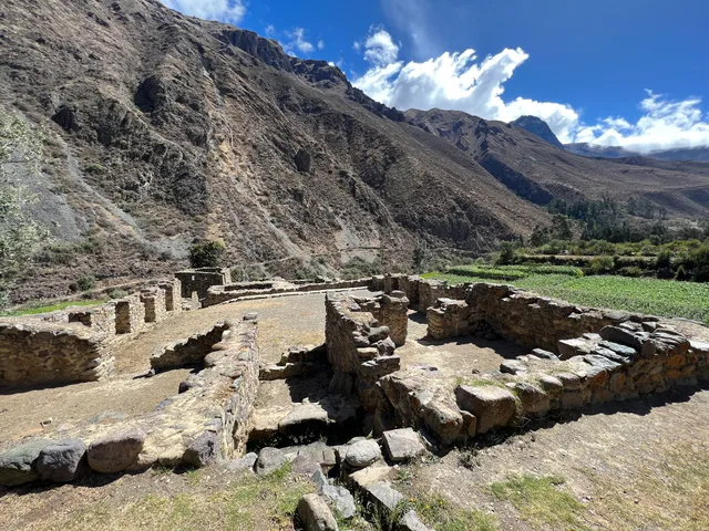 Qelloraqay Archeological Site