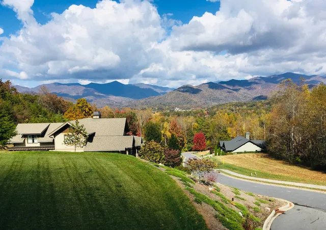 The Settings of Black Mountain - Gated Mountain Community