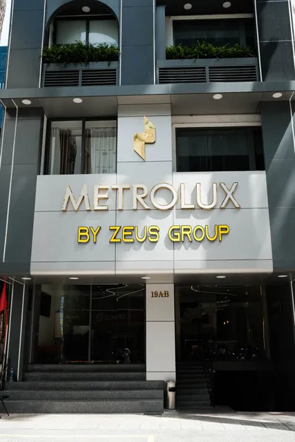 Metrolux City Contemporary Hotel