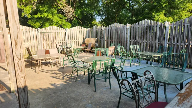 Johann's Bar & Grill