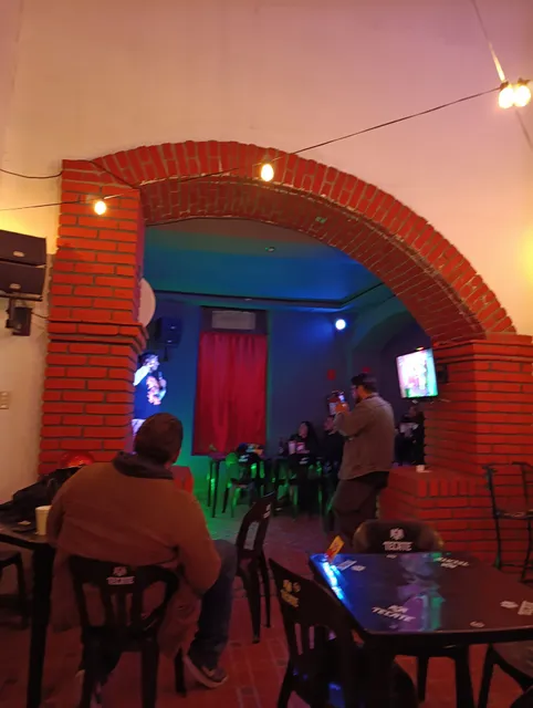 Ha-Ha Cantina y Comedia