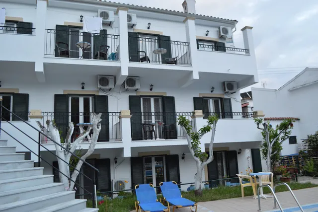 Antigoni Studios and Apartments