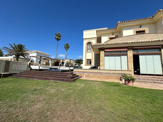 CAROLINA BEACH HOUSE