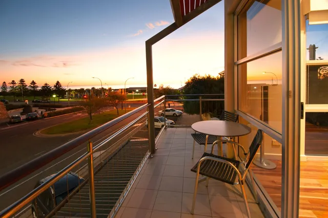 Semaphore Blue Apartments