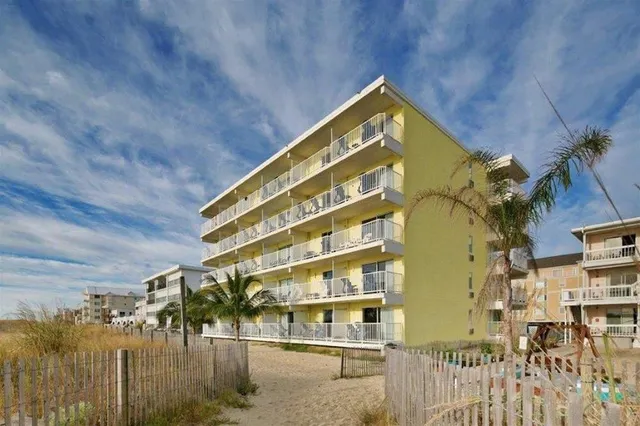 SeaLoft Oceanfront Hotel