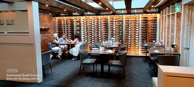 Lake House Restaurant