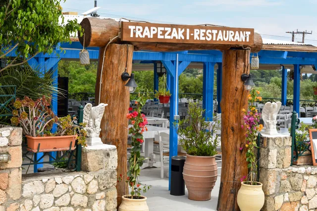 Trapezaki Restaurant - Bar